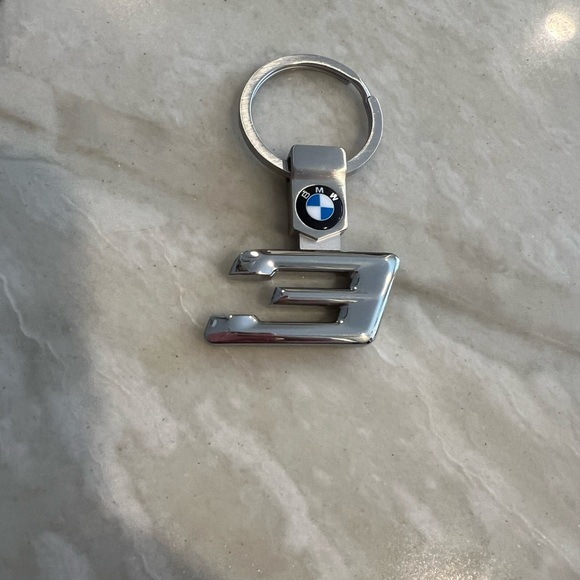 Brand new in box BMW keych for 3 series - Picture 2 of 5